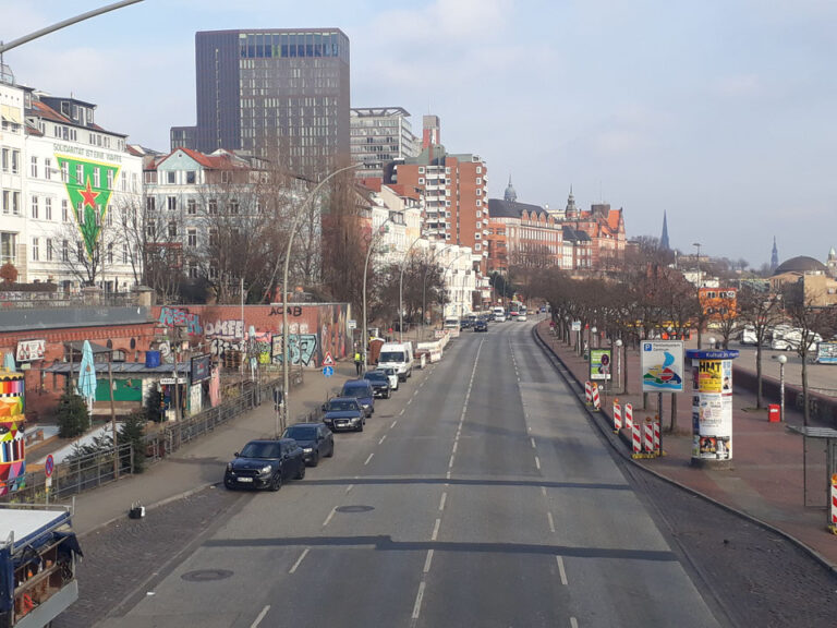 Radstreifen für die Hafenstraße