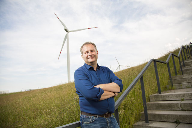 Führung durch den Energiebunker mit Umweltsenator Kerstan